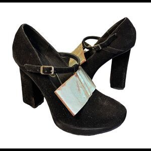 Vogue Platforms Shoes Black Velvet Gold Leather Bow 9